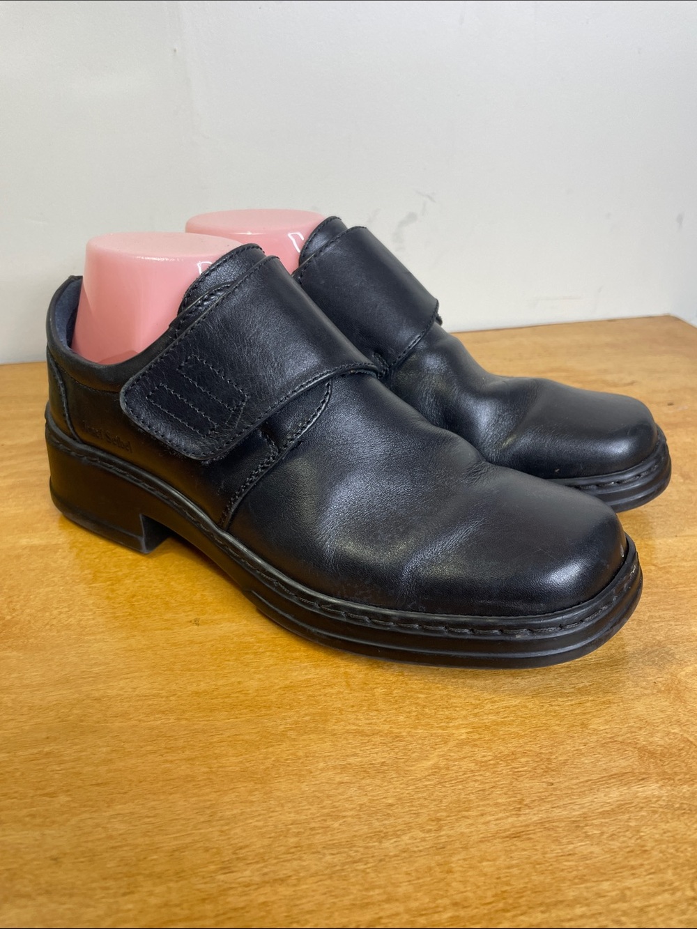 Classic Black Joseph Seibel Leather Velcro Comfort Flats for Women. Size 40